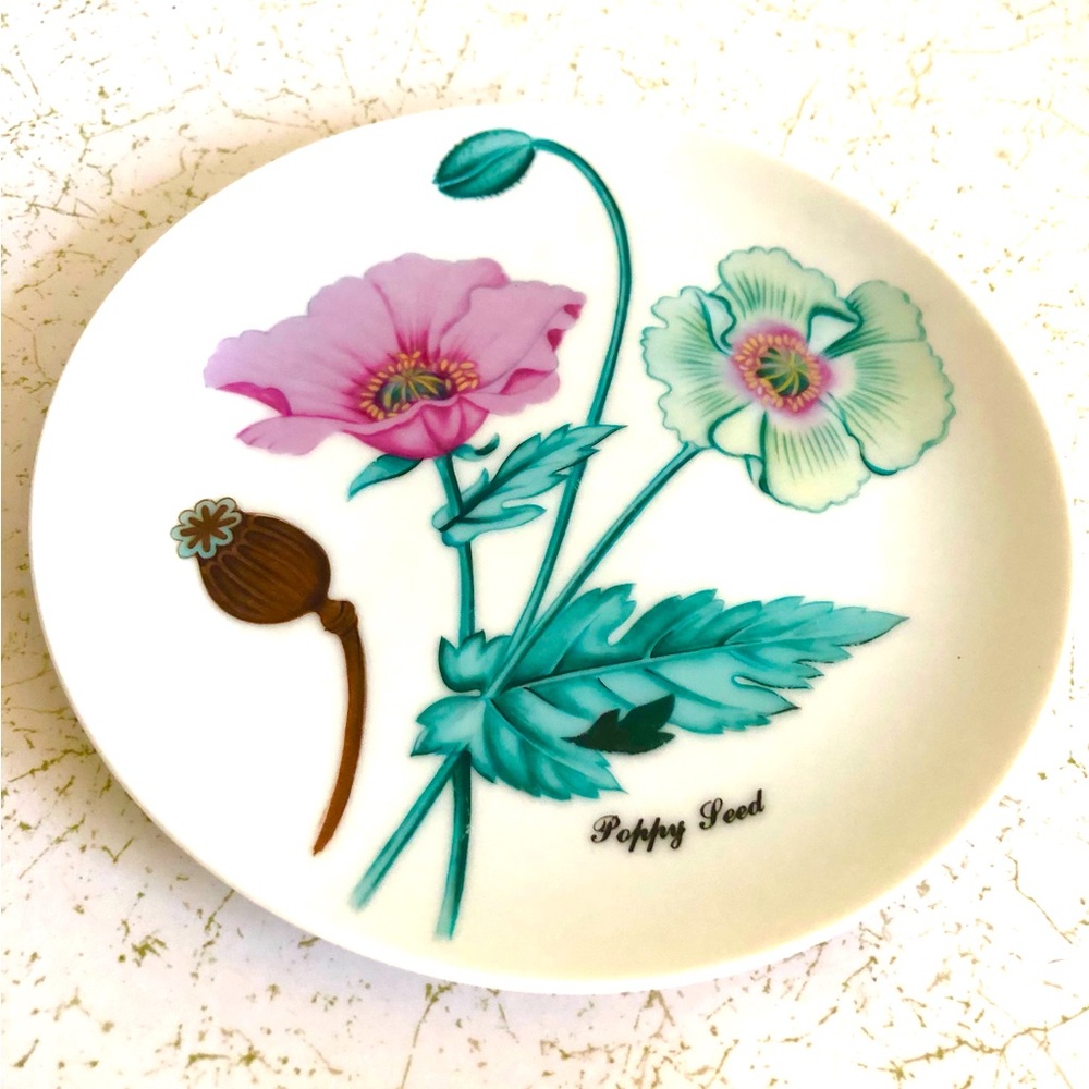 Collectible Plate Horchow Japan Collectible Poppy Seed Plate 7.75”.